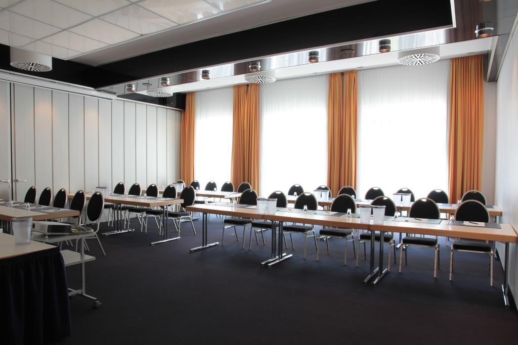 Relexa Hotel Bad Salzdetfurth Exteriör bild