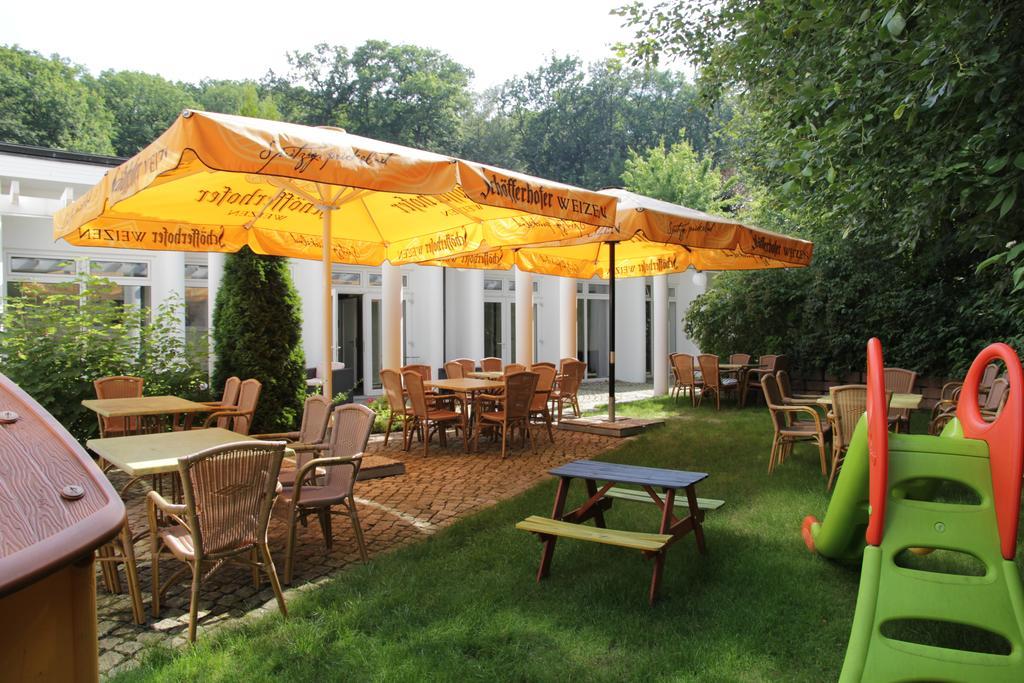 Relexa Hotel Bad Salzdetfurth Exteriör bild