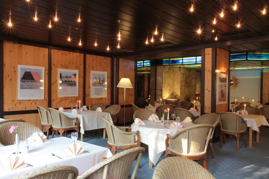 Relexa Hotel Bad Salzdetfurth Exteriör bild